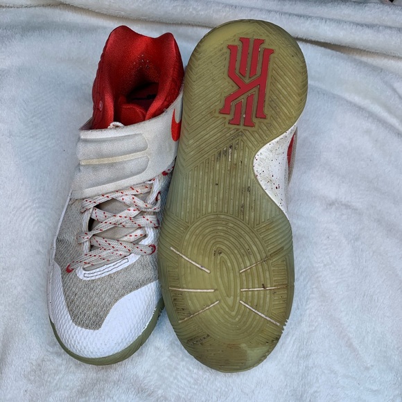 Kyrie Irving - Picture 5 of 7